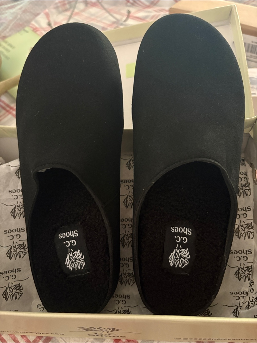Women’s Black Slip-On Plush-Lined Slippers by